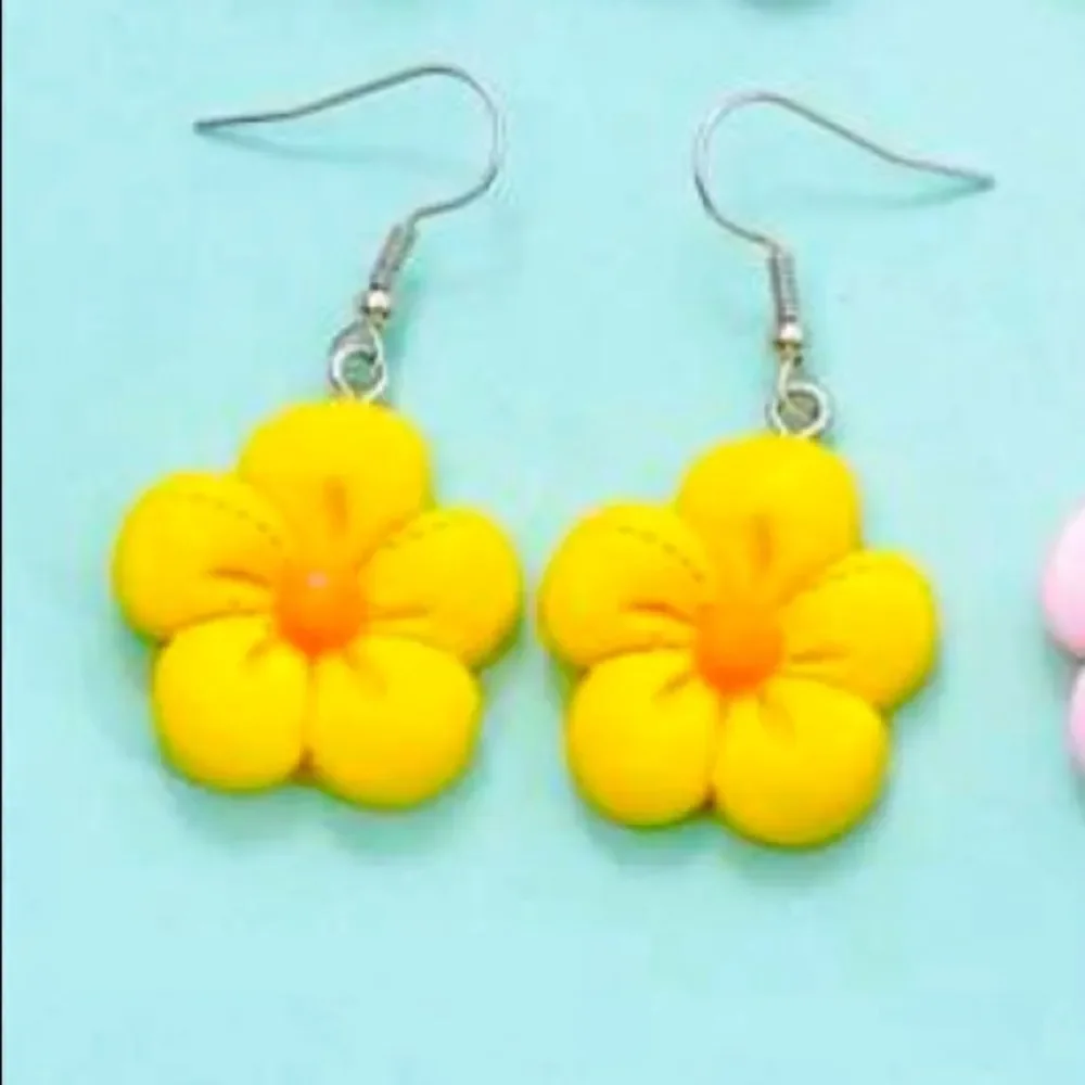 Cute flower novelty earrings
